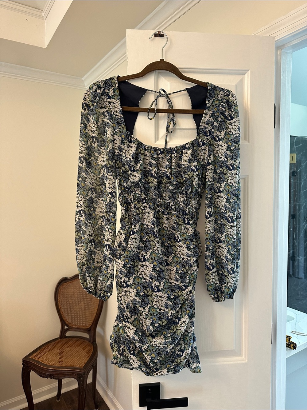 NWOT ASTR Floral Long-Sleeve Ruched Mini Dress in Navy, Green and White